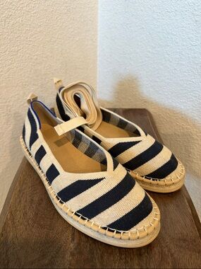 Rothy’s The Espadrille Sailor Stripes Navy and Cream Women’s Size 9